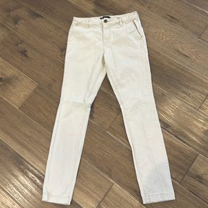 Like New hard to find size! 30x34